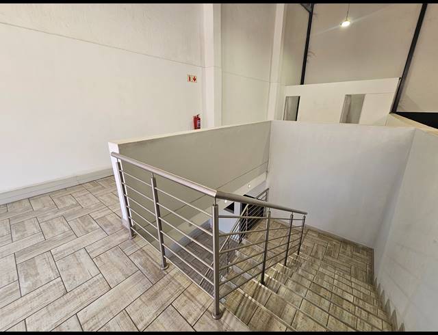 322M² WAREHOUSE TO LET IN LINBRO PARK